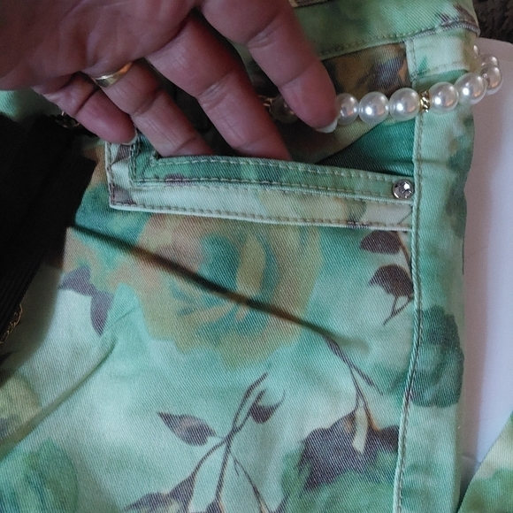 New* Premium I&M Jeans USA Green Floral Jeans Size 13 - Picture 4 of 11